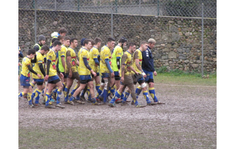 les jeunes à l'extérieur ...